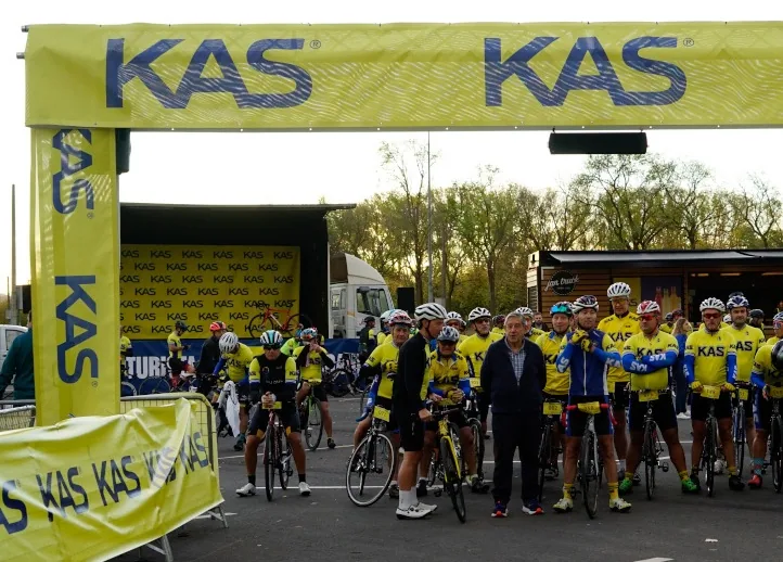 Arco de meta para una prueba ciclista